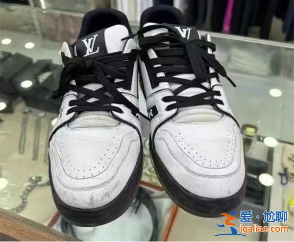 杭州姑娘萬(wàn)元LV鞋放家門(mén)口被偷，慣犯橫掃知名度鞋子[偷竊知名度鞋子]？