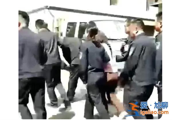 多名嫌犯被游行示眾？西寧警方回應(yīng)指認(rèn)現(xiàn)場(chǎng)[游行示眾]？