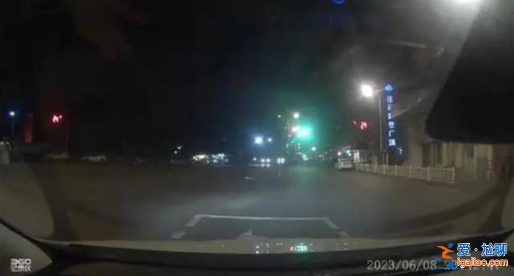 網(wǎng)約車司機(jī)因送人去醫(yī)院超速 事后找乘客要急診單撤銷違章被拉黑？