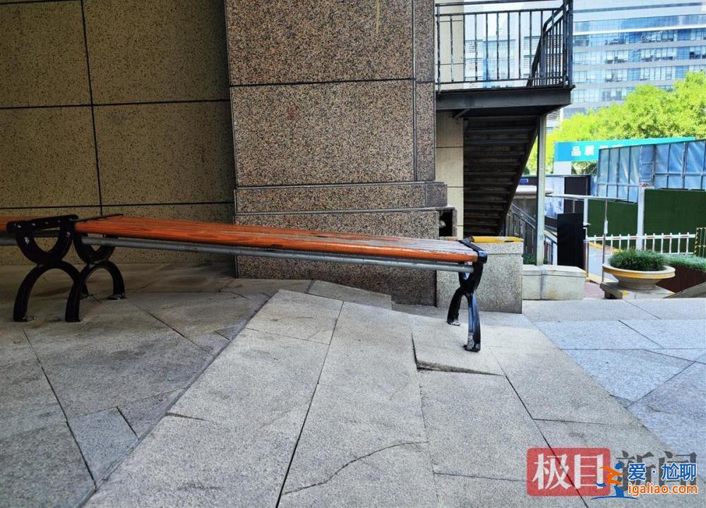 西安一小區(qū)樓體開(kāi)裂路面塌陷 多方認(rèn)定主體結(jié)構(gòu)安全 但維修需花費(fèi)近百萬(wàn)？