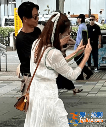林志玲官宣退圈首現(xiàn)身!與老公東京街頭約會(huì)，身體暴瘦引擔(dān)憂