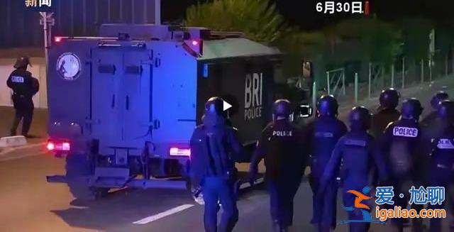 多名蒙面暴徒拿石頭砸車 中國游客被砸傷？