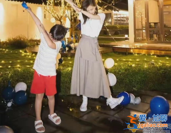 王子文豆芽罕見同框!10歲兒子身高猛長，母子牽手感情好