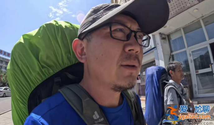 網(wǎng)紅姜野徒步博格達峰遇難！年僅35歲，最后露面兩鬢斑白