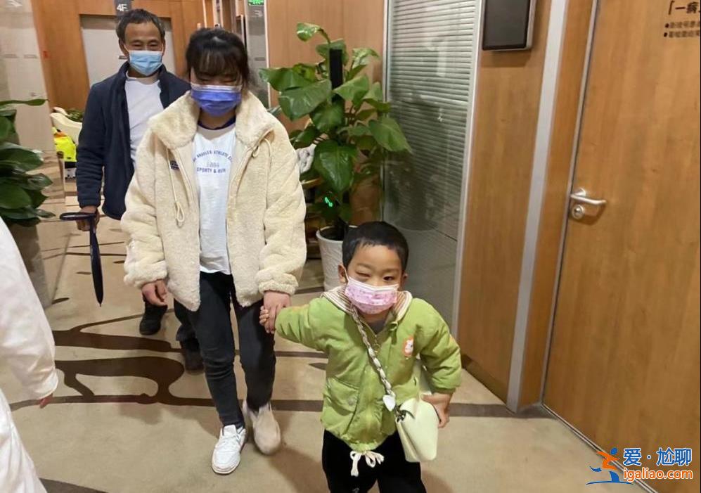 雙目失明的母親和孩子一起“追光”的4年？