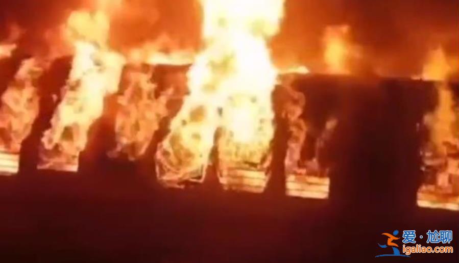 印度乘客帶煤氣瓶上車引發(fā)爆炸[引發(fā)]？