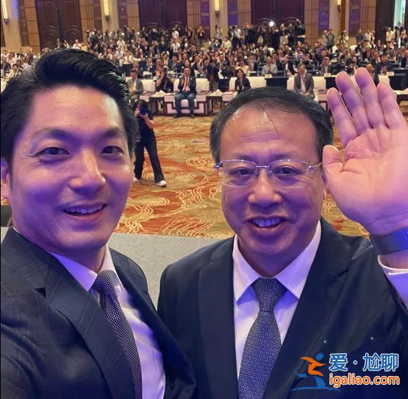 花絮！龔正、蔣萬安兩位市長在“雙城論壇”開心默契自拍？