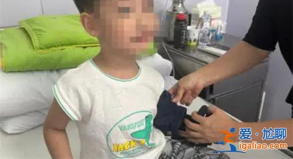 男孩撐傘從26樓跳下后生還[ 26樓跳下生還]？