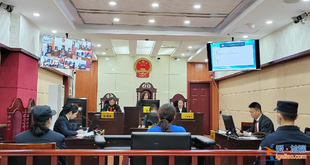 毆打拖拽、暴力喂飯、關黑屋 住家保姆虐待2歲幼童出庭受審？