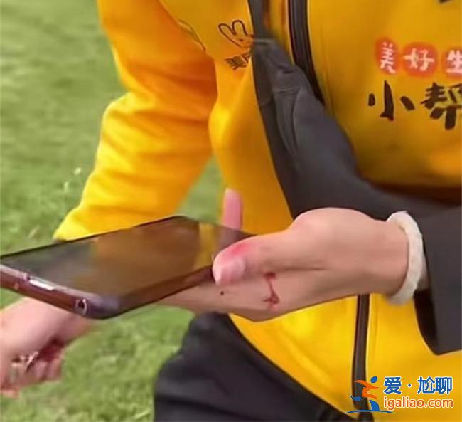 外賣(mài)員撞壞豪車(chē)想分期賠，車(chē)主婉拒彰顯格局[撞壞]？