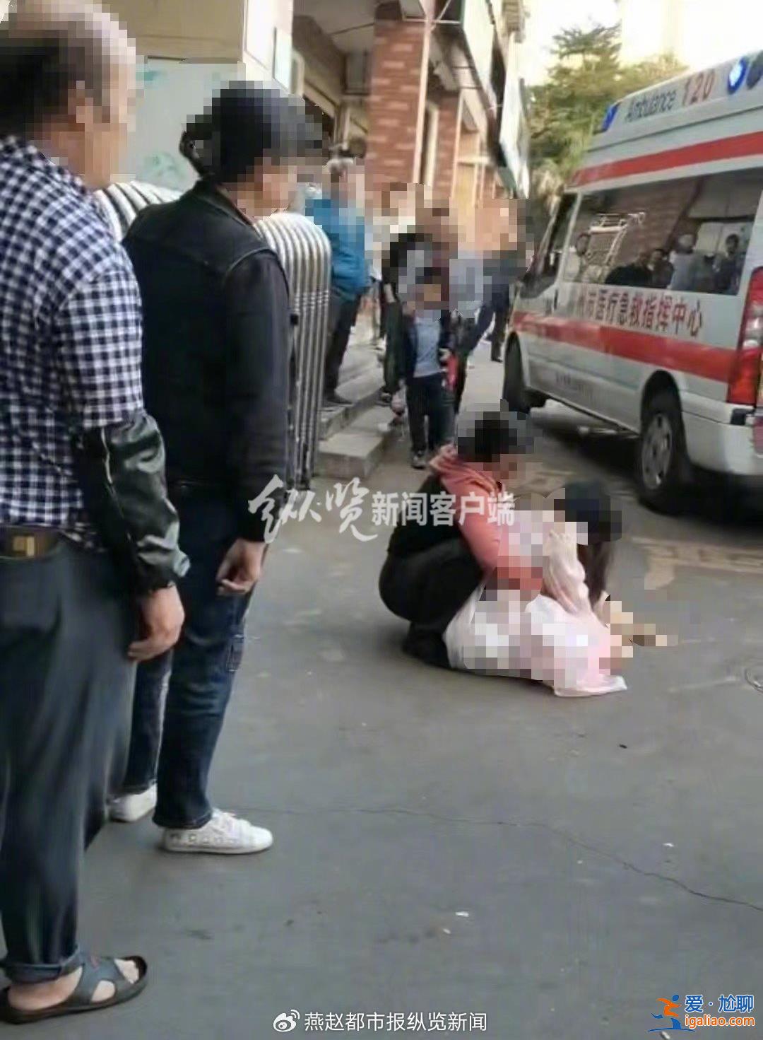廣西一高三女生被當(dāng)街捅傷？警方稱兇手當(dāng)場被控制？