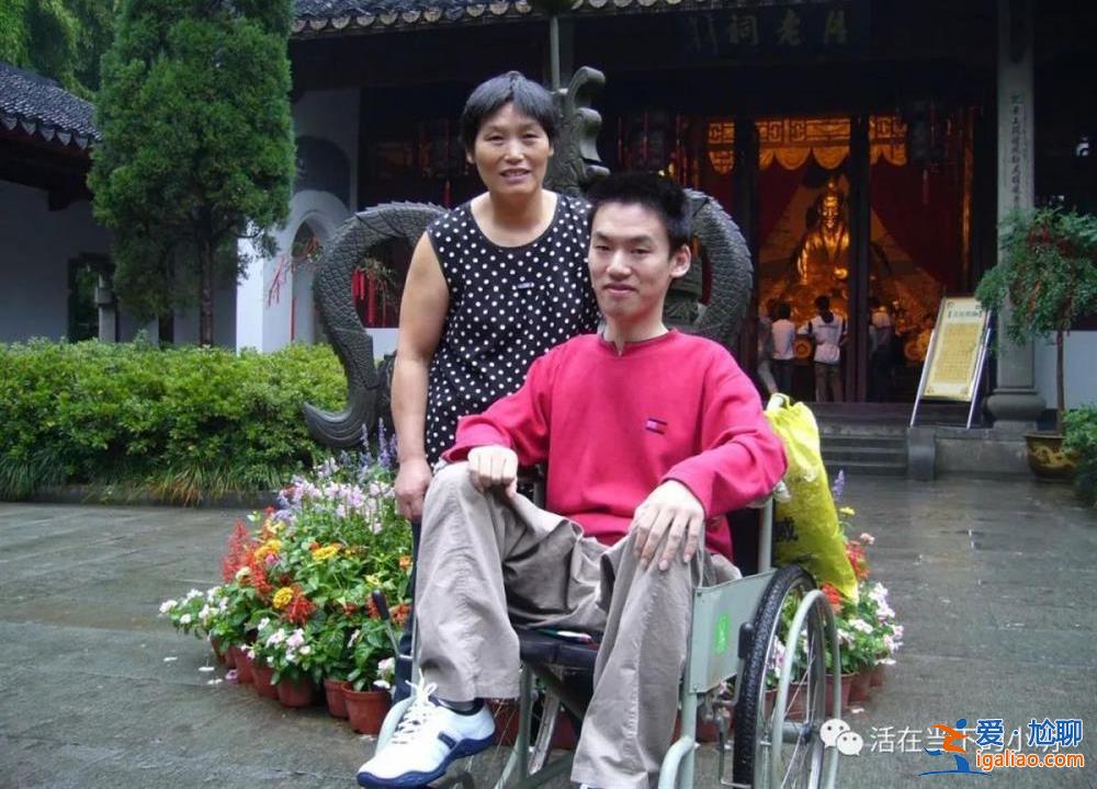 與漸凍癥抗?fàn)?2年的“堅強(qiáng)卓君”離世 曾開網(wǎng)店掙錢給家人買禮物？