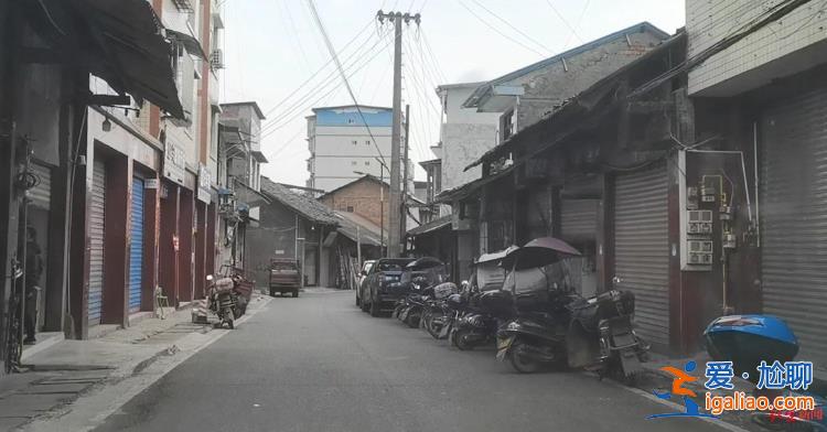 社區(qū)以鄉(xiāng)愁為名募捐230萬重建 卻開建現(xiàn)代橋梁引質(zhì)疑？