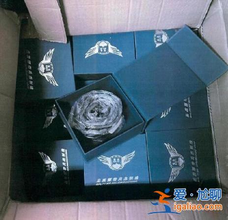 上海交警處理事故時竟遇上“假警察”？網(wǎng)店老板銷售自制警用裝備被判刑？