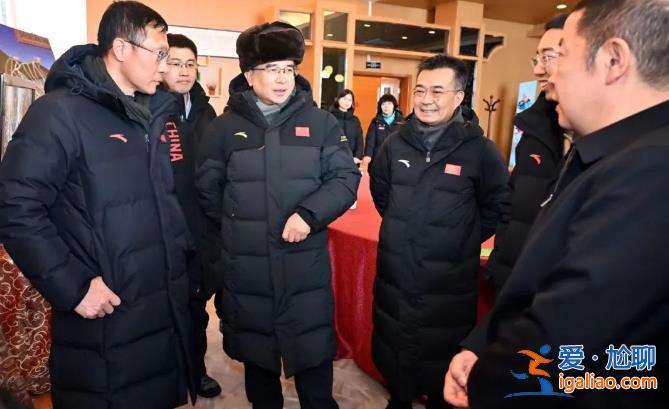 黑龍江省委書記去度假區(qū)調研 乘纜車登山 還與南方游客交談？