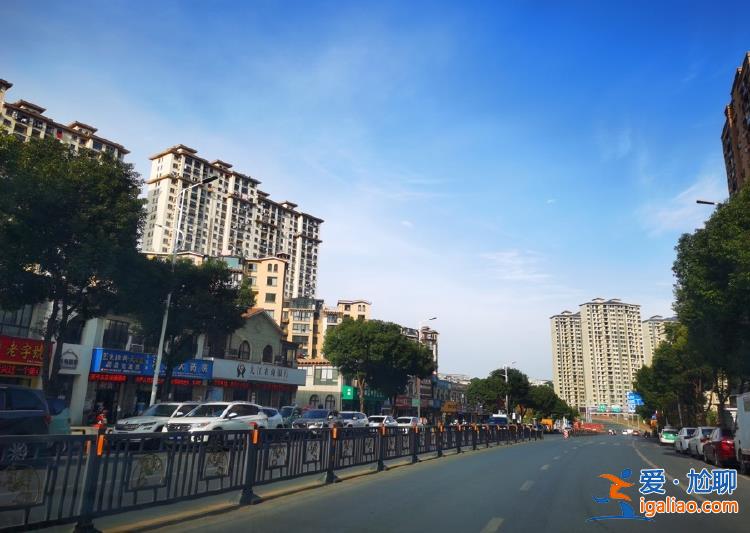 父母狀告班主任 父親轉(zhuǎn)行成律師親自代理該案？