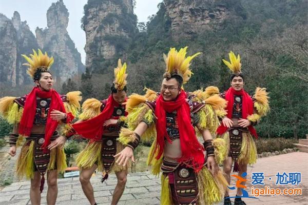 文旅局長(zhǎng)變身茅古斯跳科目三 文旅局長(zhǎng)如何親民？