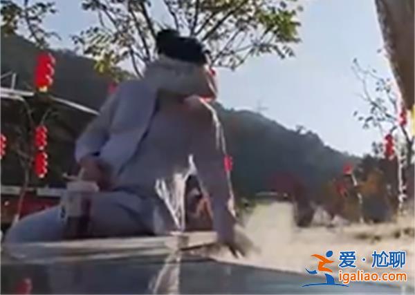 男子帶9月孕妻爬山，，親媽有何反應(yīng)[爬山]？