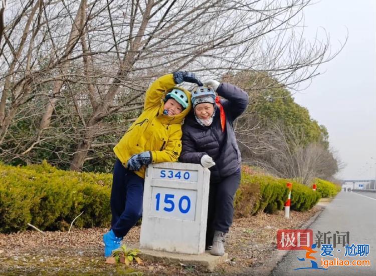 母子從上海騎行700公里回湖北過年 氣溫4°C在路邊露營？