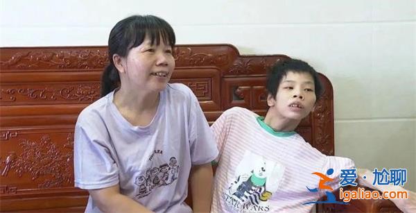 媽媽和腦癱女兒做了13年同桌，原因究竟是什么[13年同桌]？
