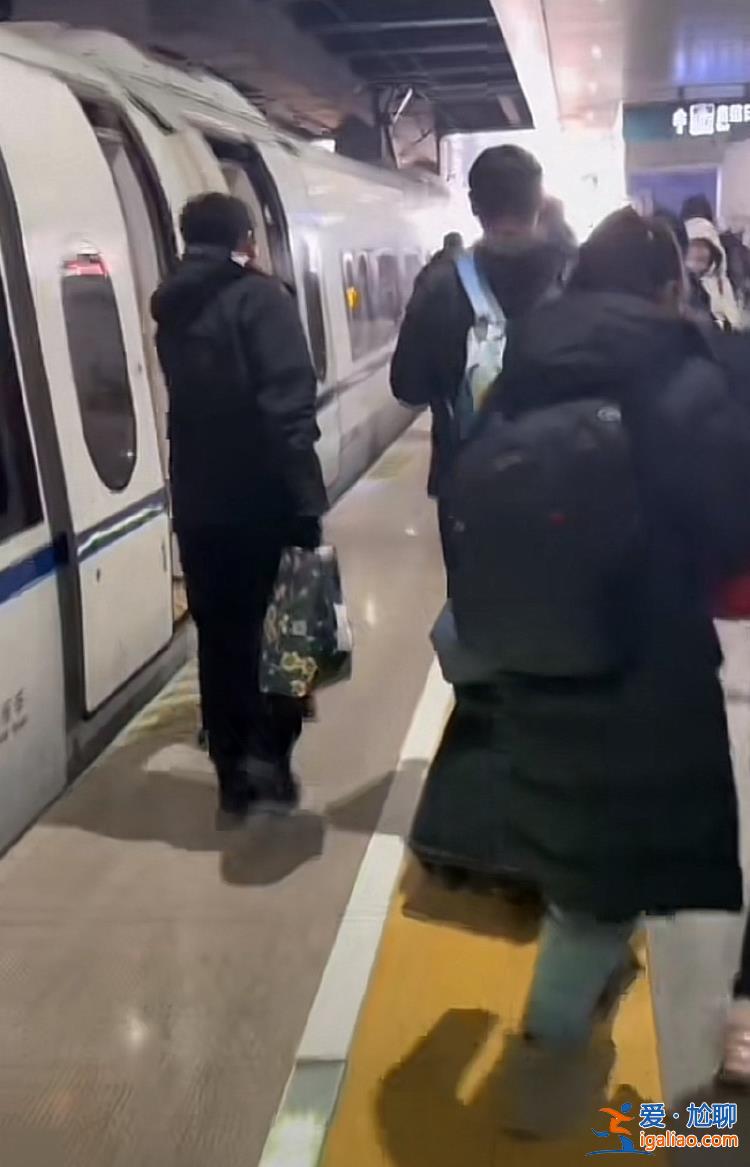 G1265列車少一節(jié)車廂 近100位旅客沒有座位 濟南鐵路局回應？