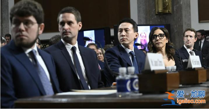 美國(guó)這名魔怔反華議員 “蠢上熱搜”？