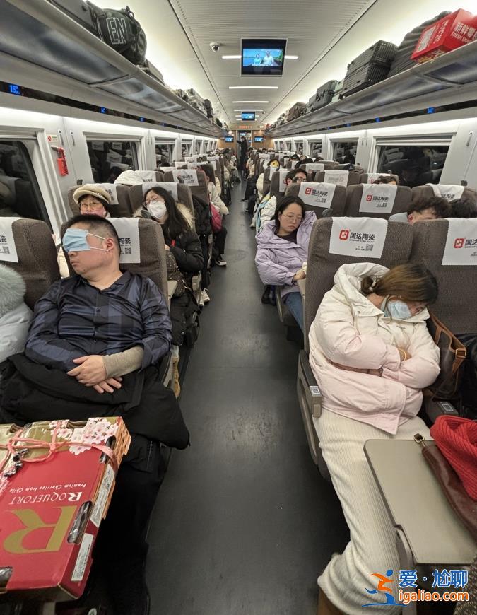 凌晨3點 誰搭上了從上海往安徽的春運加開列車？？