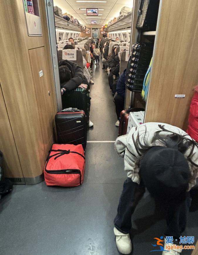凌晨3點 誰搭上了從上海往安徽的春運加開列車？？