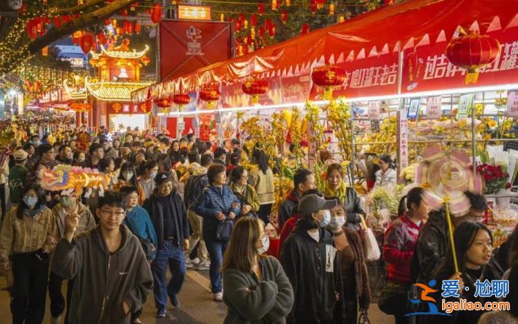 廣州春節(jié)年味濃 煙花秀12年后重演 百萬市民新年逛西湖花市？