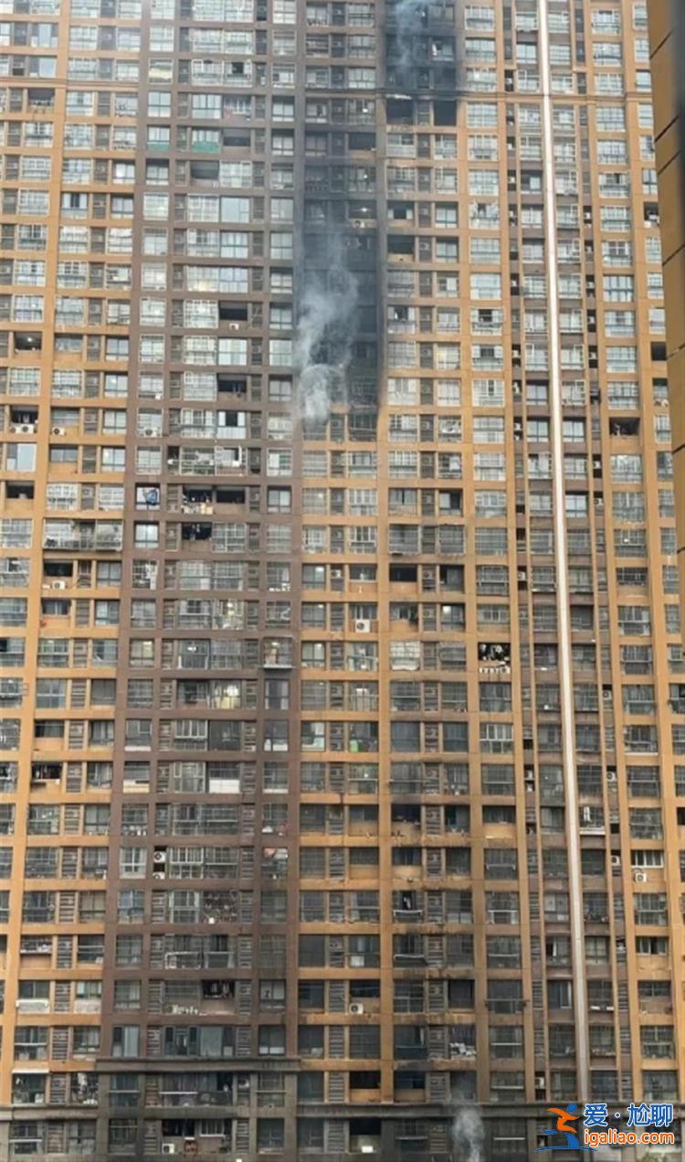 南京一高層凌晨突發(fā)火災(zāi)致4人遇難 親歷者從15樓跑到地下停車場(chǎng)逃生？