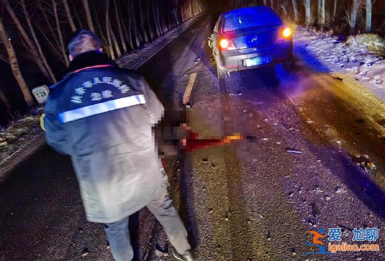 吉林扶余2名執(zhí)法人員夜查運(yùn)砂車 被路過(guò)車輛撞倒1死1傷 警方立案？