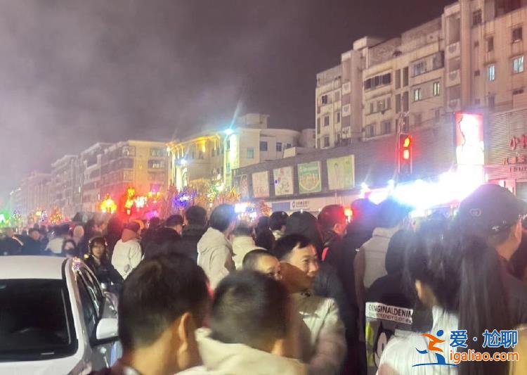 現(xiàn)在文明社會(huì) 網(wǎng)紅扮神放在以前 可能要挨打的？