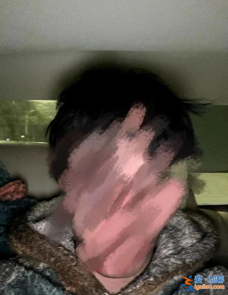 26樓跑下來拖鞋都甩飛？