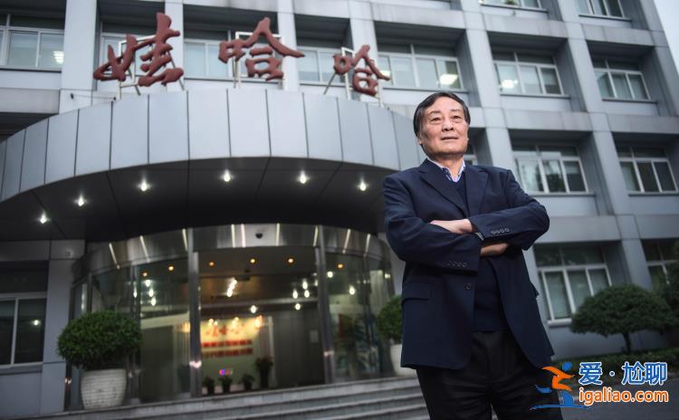 市民和員工自發(fā)悼念宗慶后 原娃哈哈總部門前擺滿鮮花和AD鈣奶？