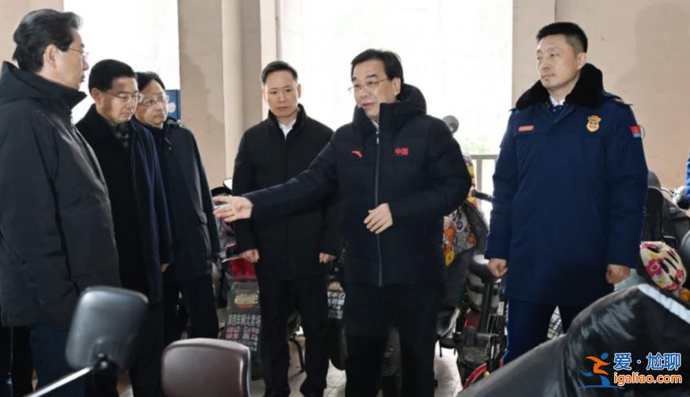 南京雨花臺火災事故發(fā)生后 省委書記、市委書記、市長外出暗訪？