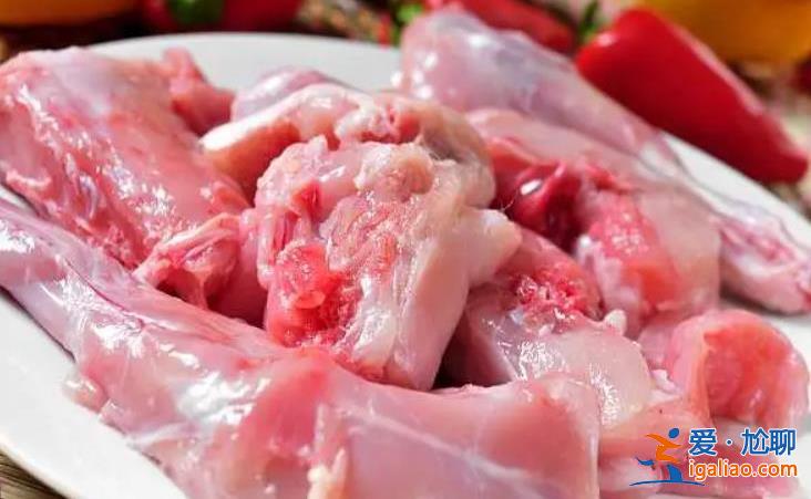 顧客疑在干鍋兔肉里吃出貓頭 涉事飯店：將從源頭上調(diào)查？