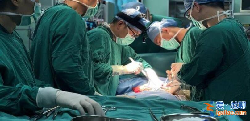 女生唱歌突然跑調(diào)查出惡性腫瘤 令人感到震驚？