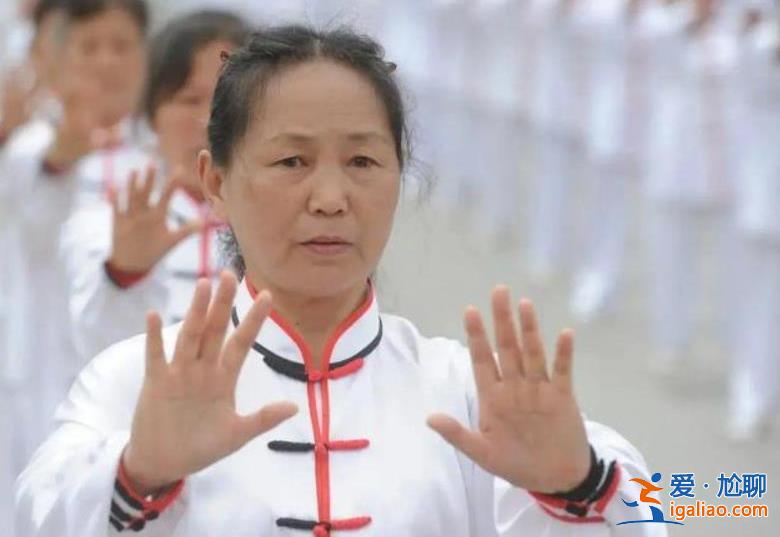 醫(yī)院院長建議年輕人少喝中藥代茶飲，應(yīng)學(xué)習(xí)八段棉[八段棉]？