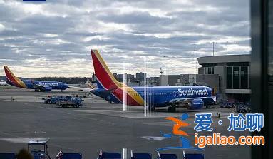 波音客機(jī)再出問題 發(fā)動(dòng)機(jī)起火致航班取消？