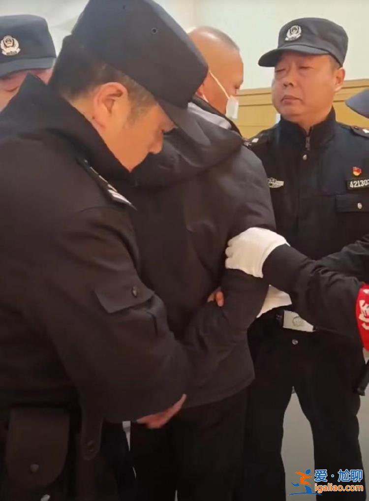 “我的上線混雜在旁聽席中” 販毒案嫌犯冒充家屬旁聽庭審遭檢舉落網(wǎng)？