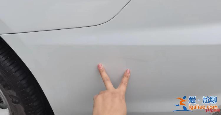 有車被第三方車主拖走 有人扣完押金還要倒補(bǔ)？