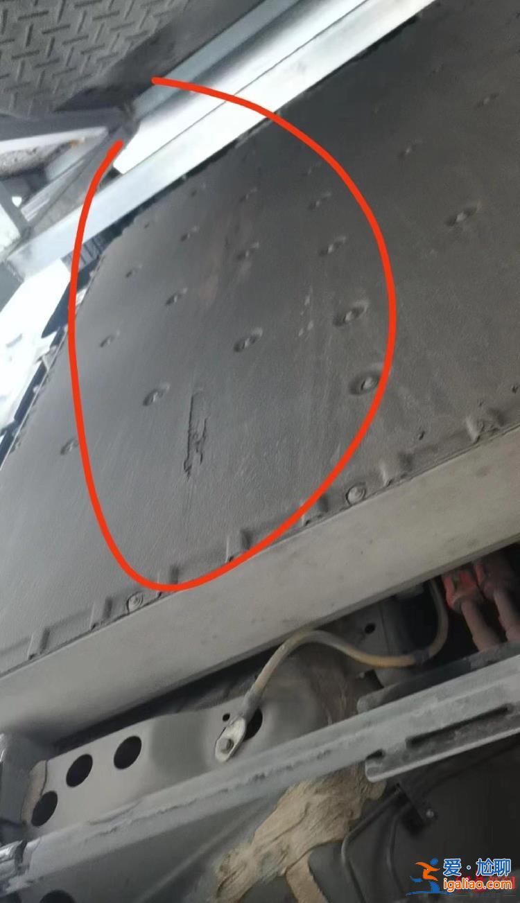 有車被第三方車主拖走 有人扣完押金還要倒補(bǔ)？