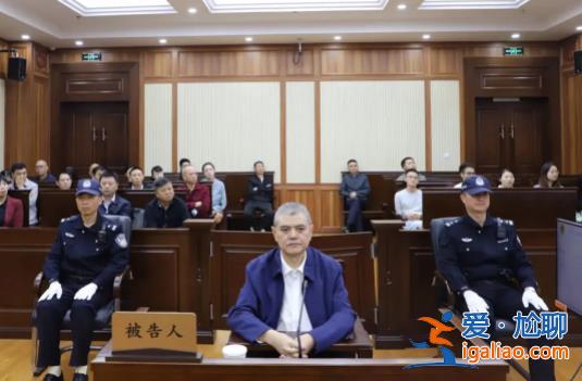 “內(nèi)鬼”在軍分區(qū)政委任上開始斂財 還非法持槍5支？