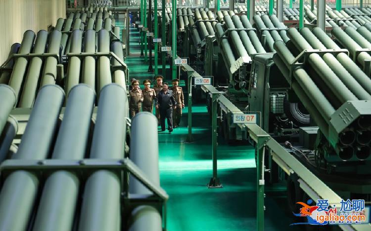金正恩視察軍工企業(yè)并現(xiàn)場打靶 槍槍十環(huán)？