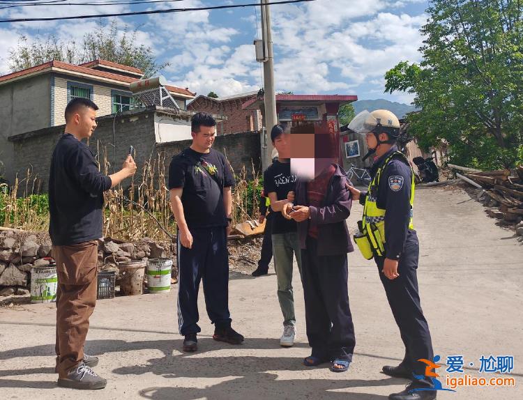 男子發(fā)現(xiàn)同居女友出軌將其殺害潛逃14年 被抓時(shí)已70歲滿頭白發(fā)？
