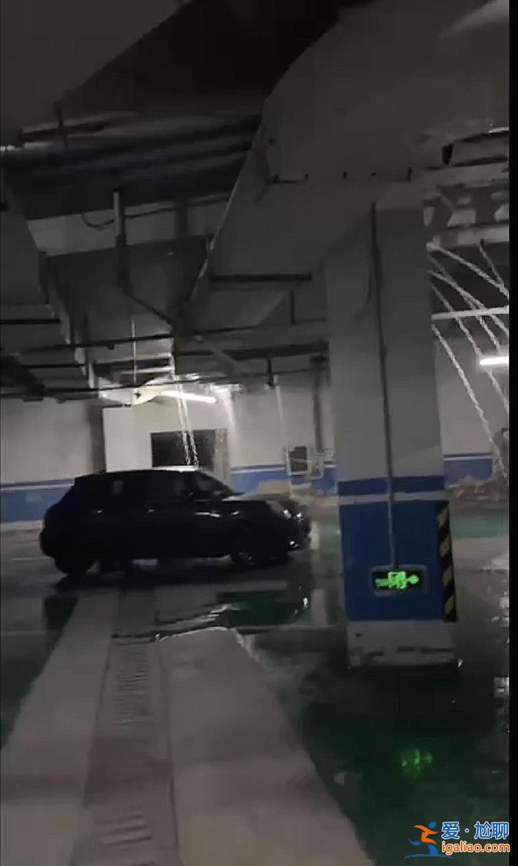 北京朝陽一小區(qū)雨水倒灌地庫 上百輛車被淹 時(shí)隔半月業(yè)主仍索賠無門？