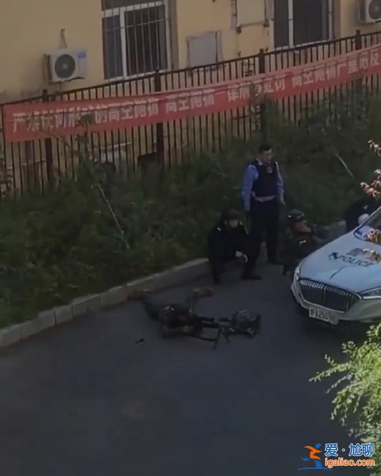 長春紅旗街一小區(qū)發(fā)生持刀傷人事件 街道辦稱已處置完畢 警方回應(yīng)？
