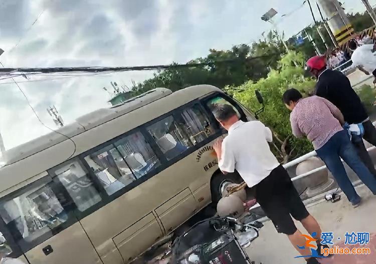 司機(jī)被特警帶走？
