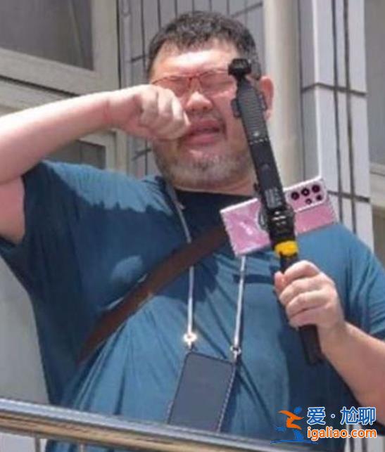 柯文哲支持者墜樓喪命 死因疑似不堪忍受網(wǎng)絡(luò)霸凌？