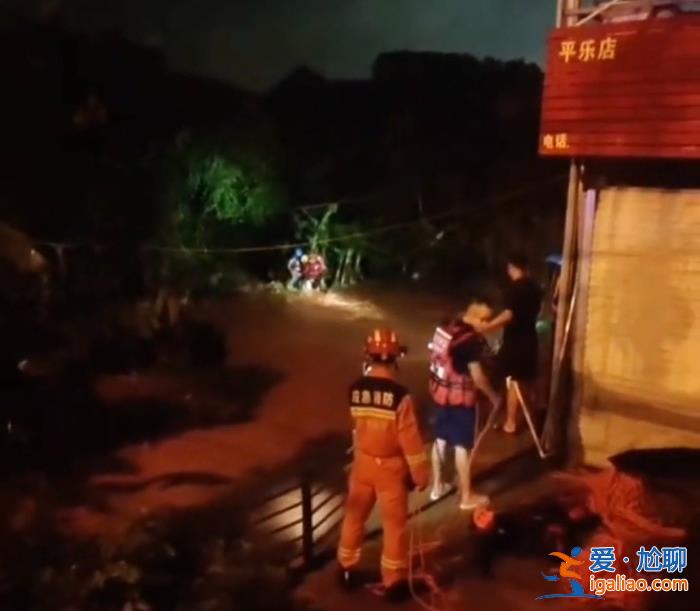 南寧一外賣(mài)小哥送餐途中被洪水沖走 當(dāng)?shù)卣貞?yīng)？